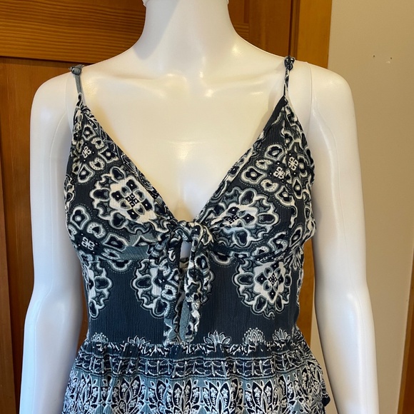 Aqua sleeveless blouse - Picture 2 of 8